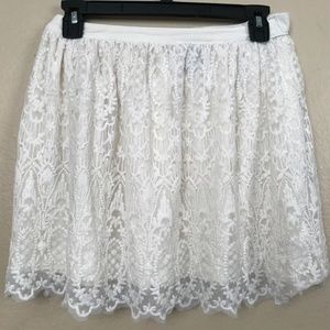 H&M Womens Ivory Lace Skirt Size 2